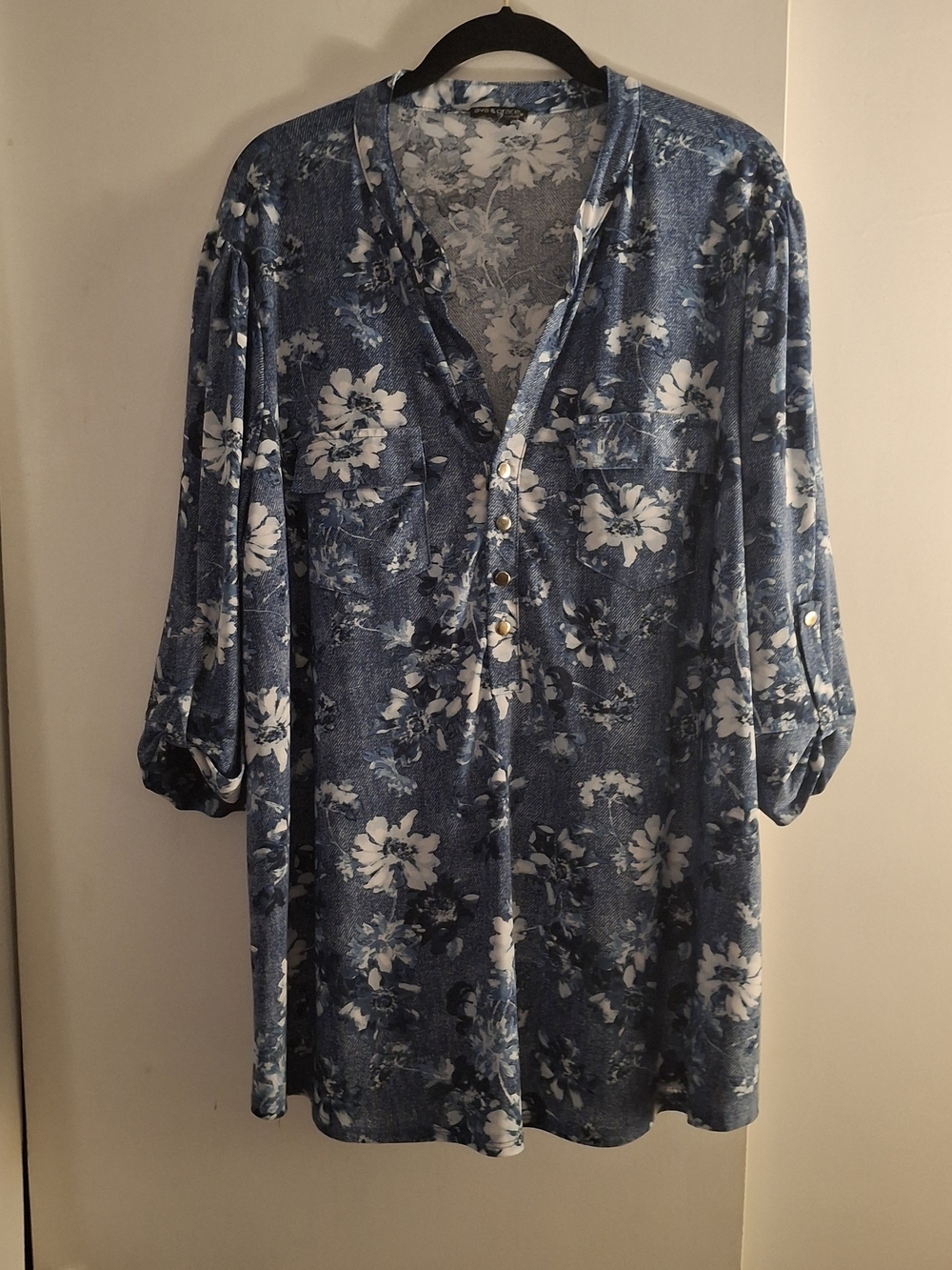 Ava & Grace Women's Blue Floral Button-Front Tunic Top